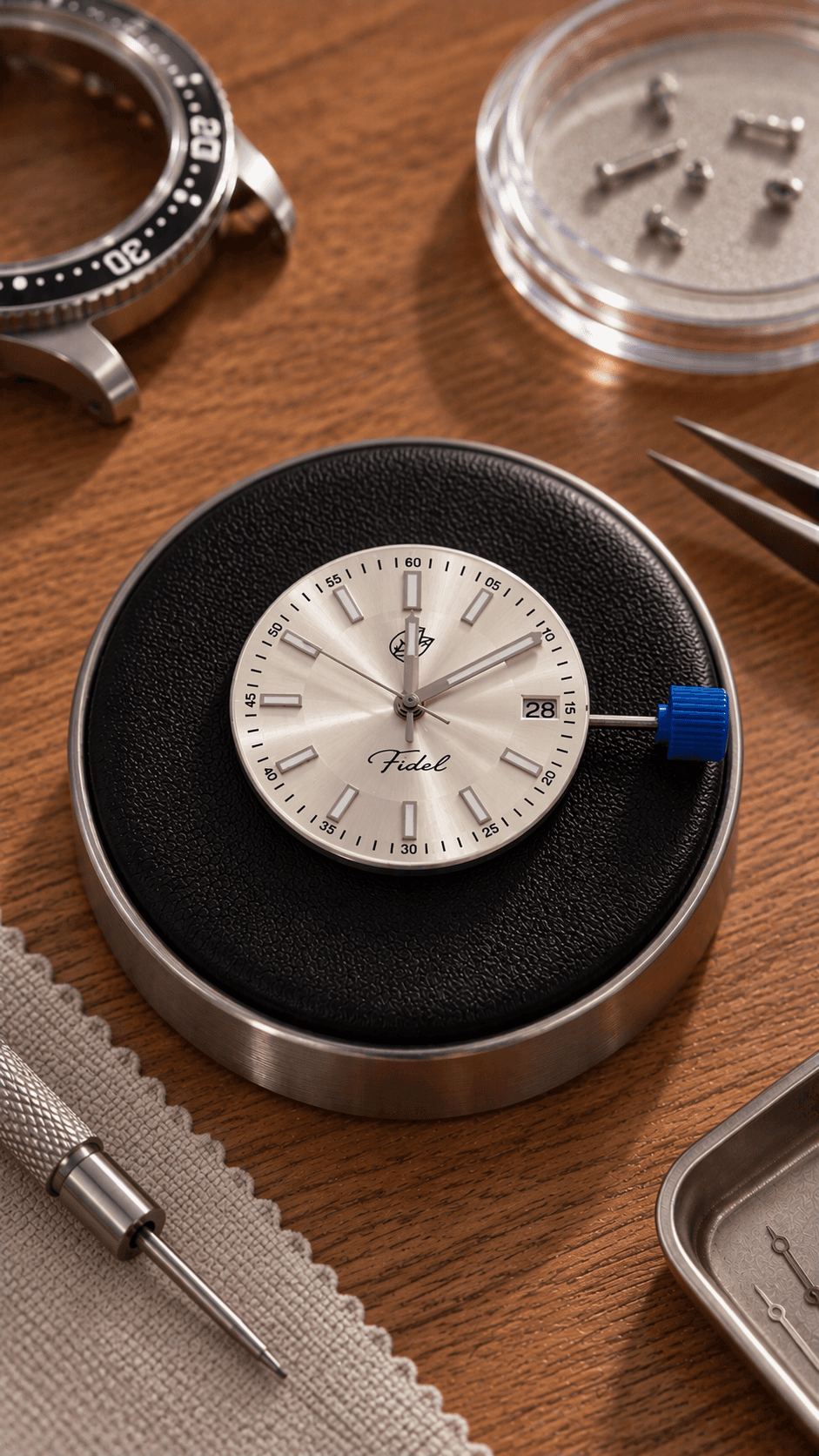 Montamos el dial y las manecillas